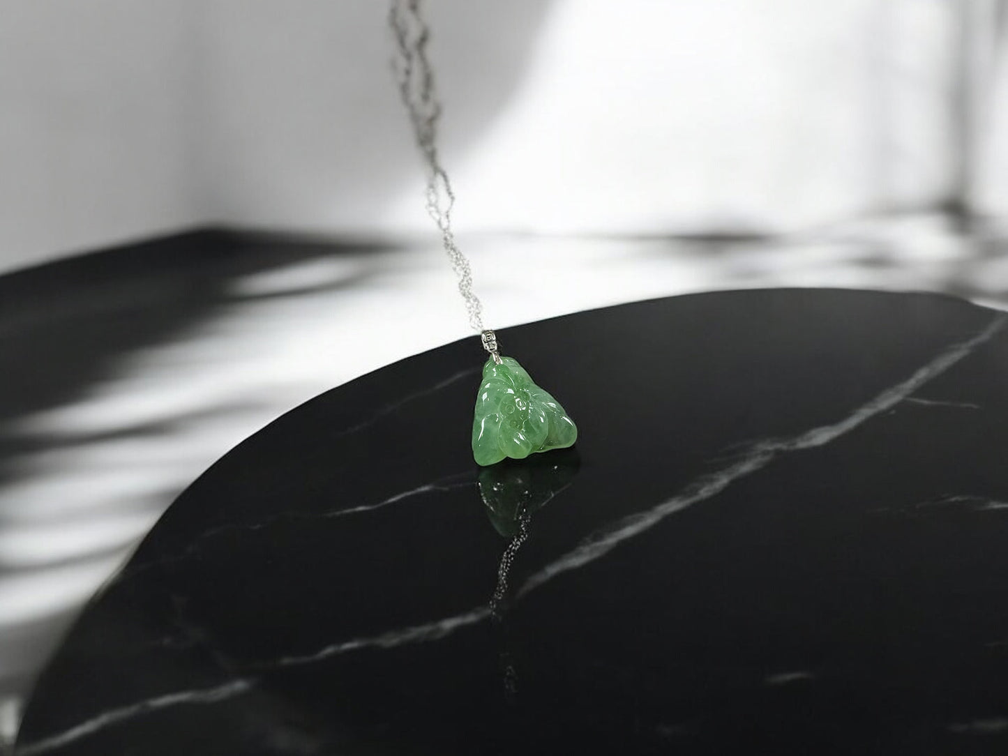天然緬甸翡翠冰綠玉蓮吊墜