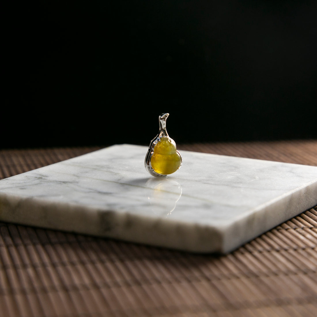 18K白金鑲鑽天然緬甸翡翠黃翡葫蘆吊墜