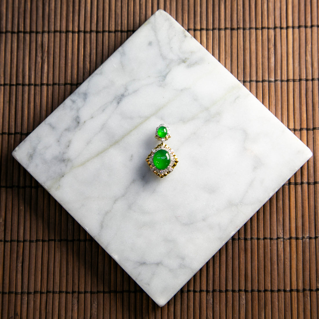 18K白金鑲鑽天然緬甸翡翠冰陽綠吊墜