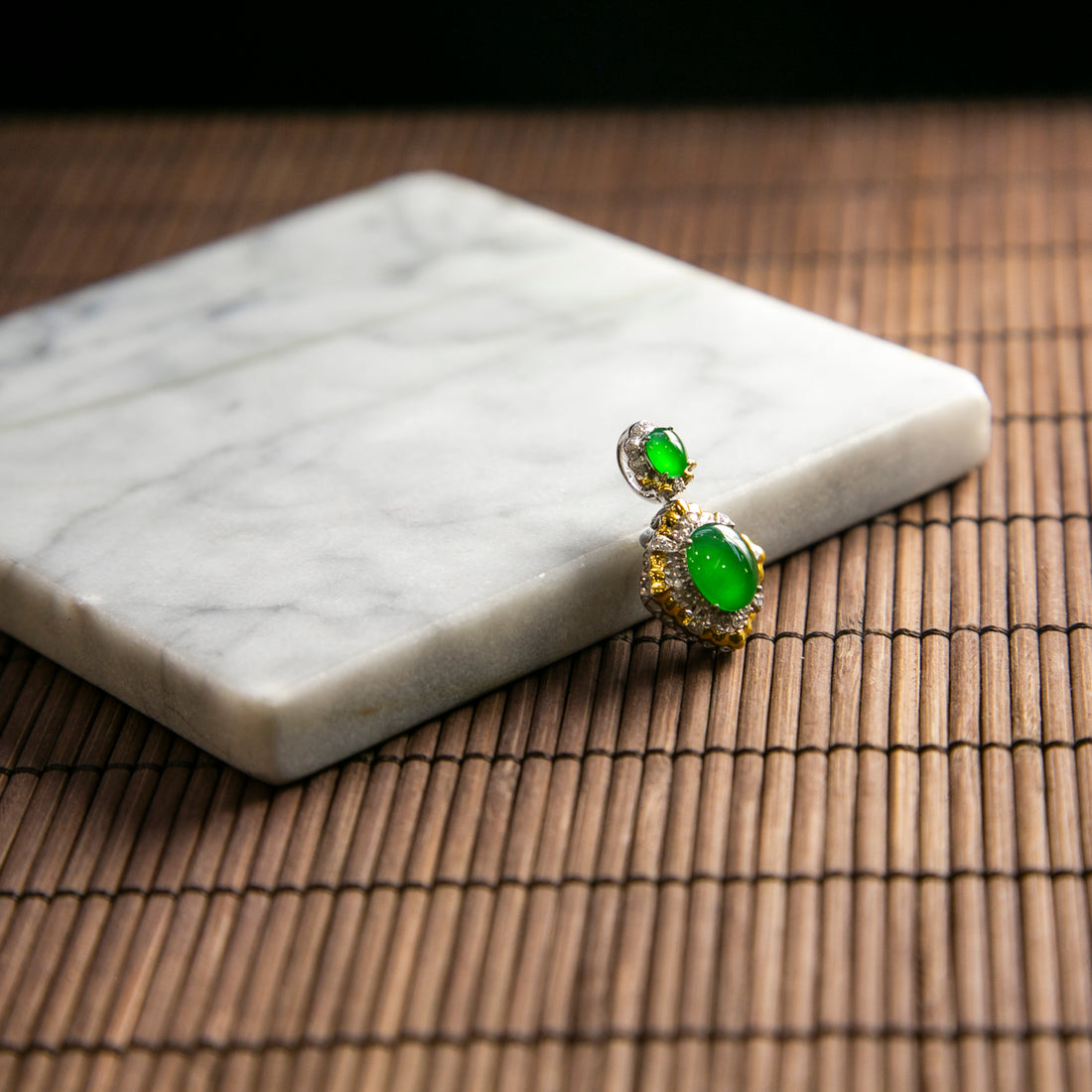 18K白金鑲鑽天然緬甸翡翠冰陽綠吊墜