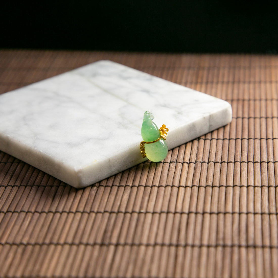 18K白金鑲鑽天然緬甸翡翠冰綠葫蘆吊墜