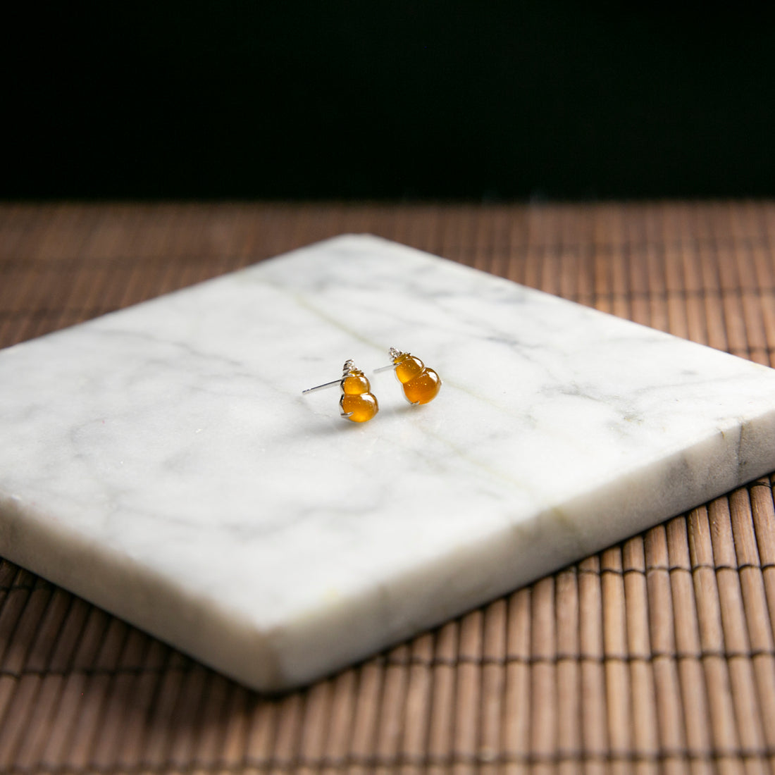 18K白金鑲鑽天然緬甸翡翠高冰種黃翡葫蘆耳針