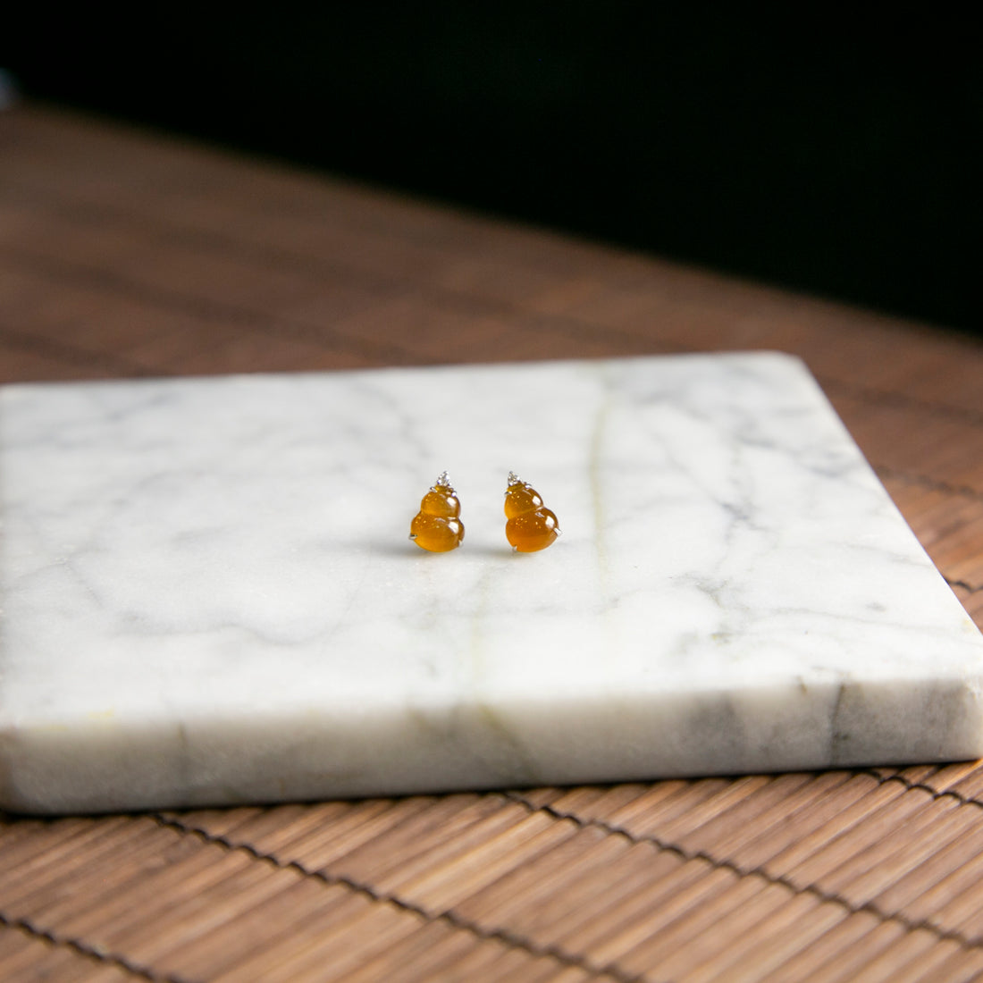 18K白金鑲鑽天然緬甸翡翠高冰種黃翡葫蘆耳針