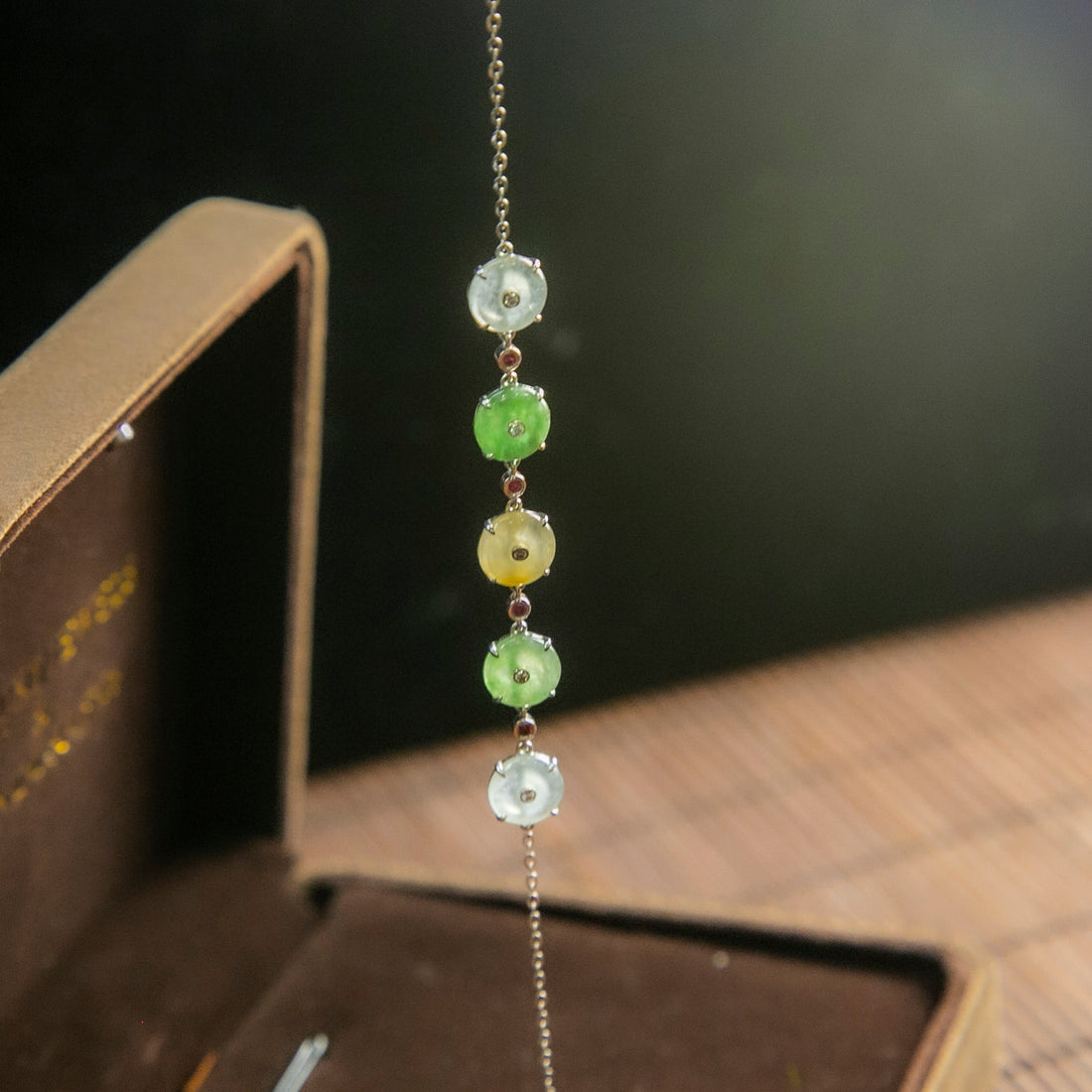 18K白金鑲鑽天然緬甸翡翠冰多寶平安扣手鍊