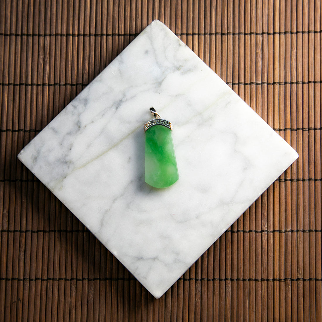 S925天然緬甸翡翠冰飄花無事牌吊飾