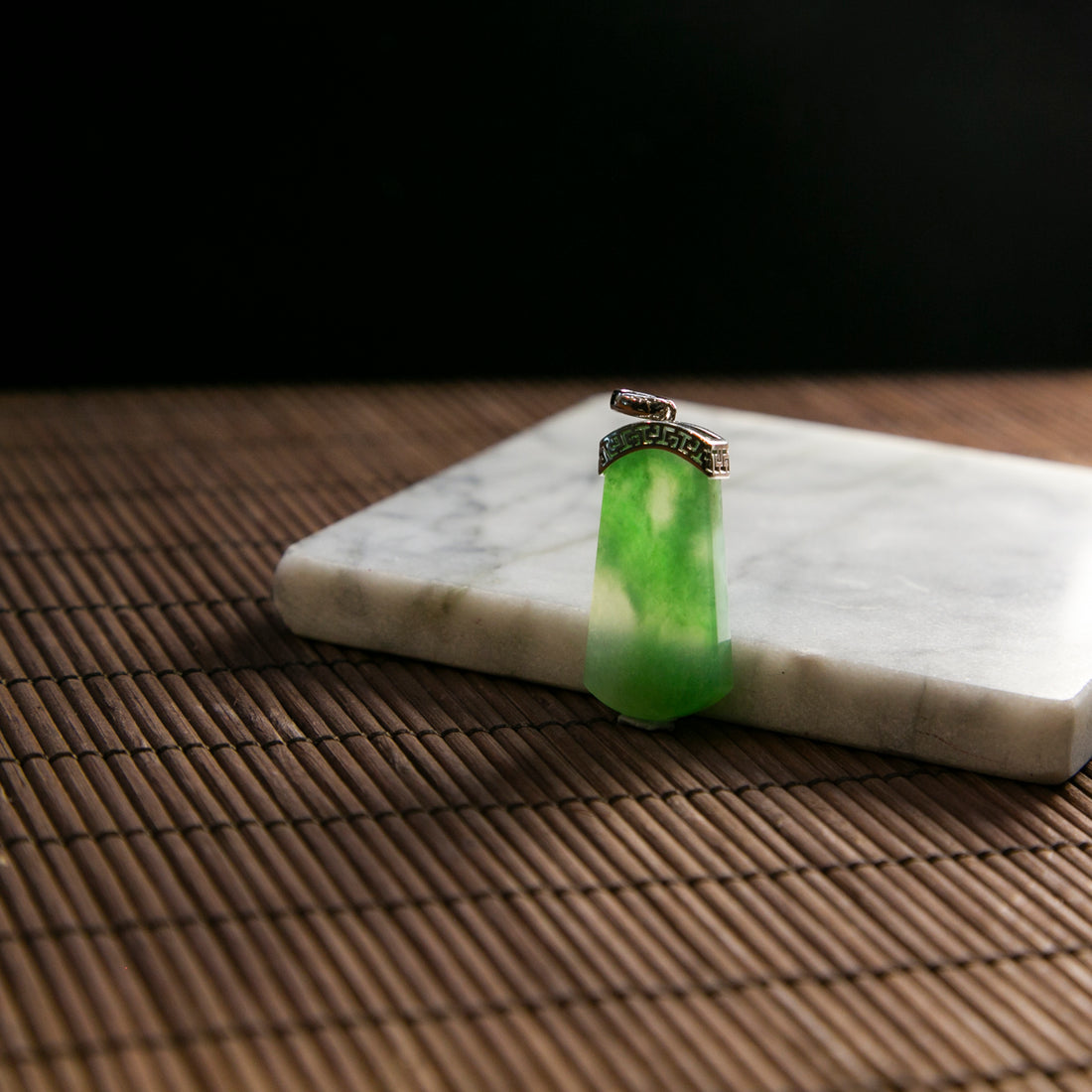 S925天然緬甸翡翠冰飄花無事牌吊飾