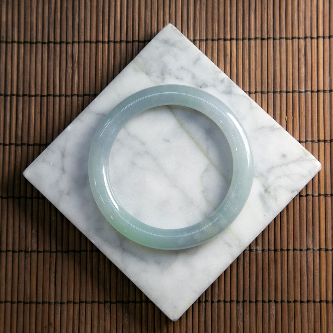 天然緬甸翡翠冰綠圓條手鐲 (適合圈口 57-59)