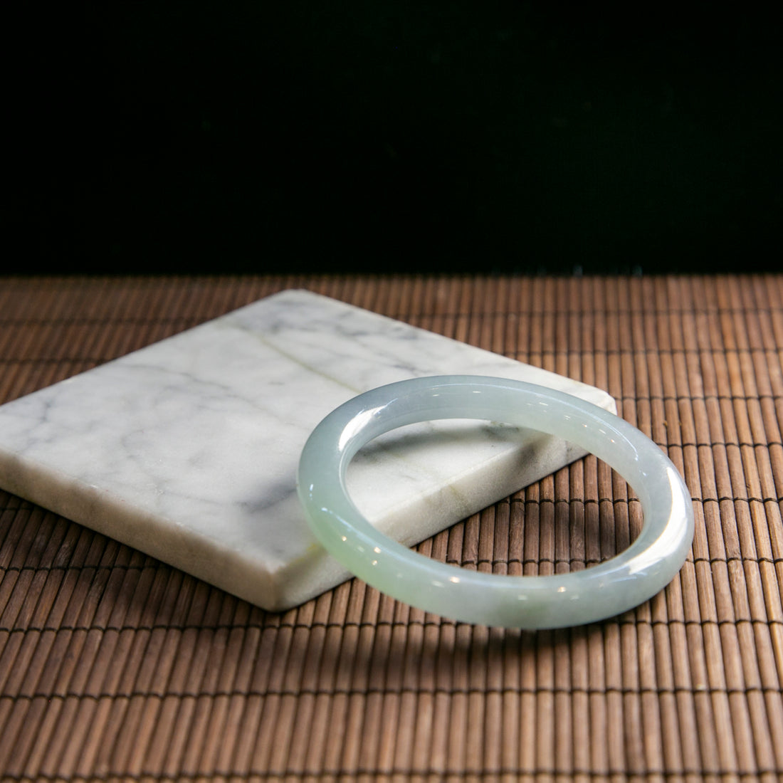 天然緬甸翡翠冰綠圓條手鐲 (適合圈口 57-59)