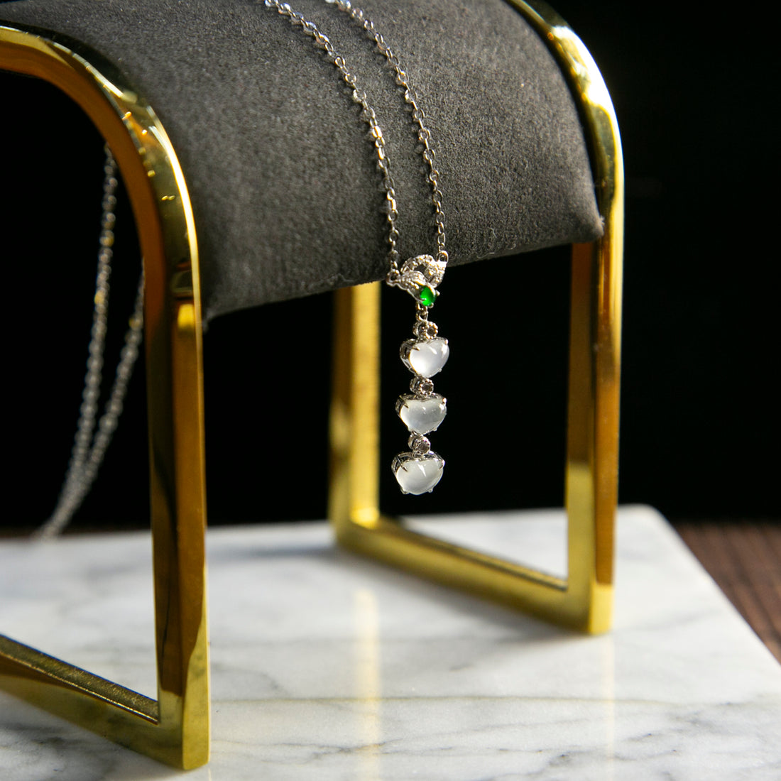 18K白金鑲鑽天然緬甸翡翠玻璃種冰白心形頸鏈