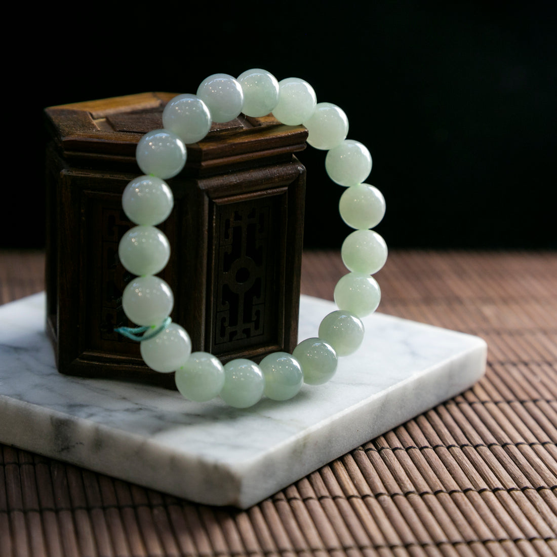 天然緬甸翡翠淡綠大珠手串
