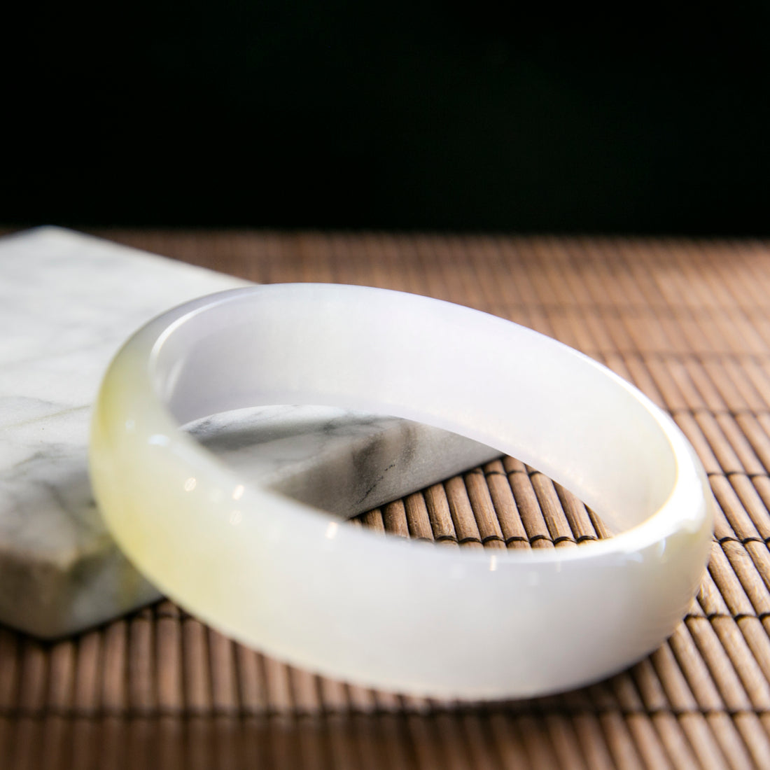 天然緬甸翡翠冰種淡紫黃翡正圈手鐲 (適合圈口 59-61)