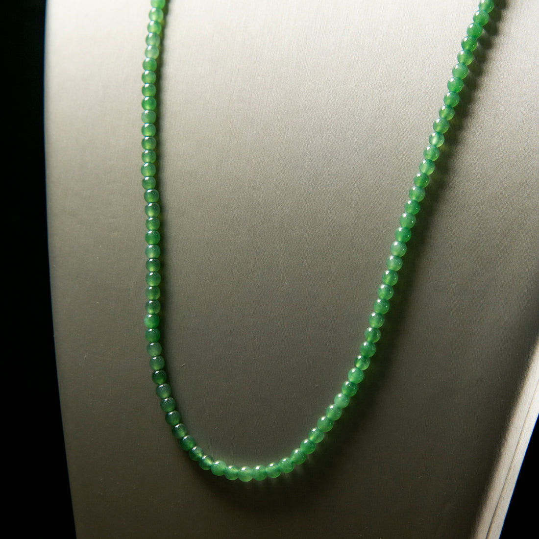 天然緬甸翡翠淡綠珠串