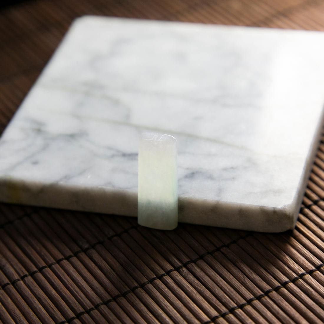 天然緬甸翡翠淡春彩無事牌