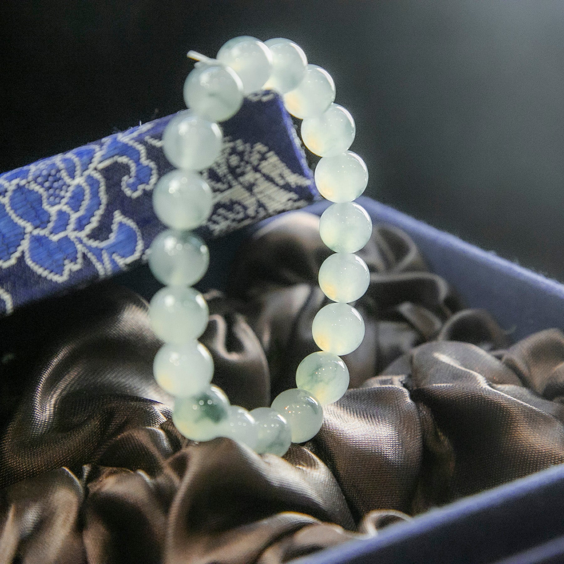 天然緬甸翡翠冰白飄花手珠串 10.0mm