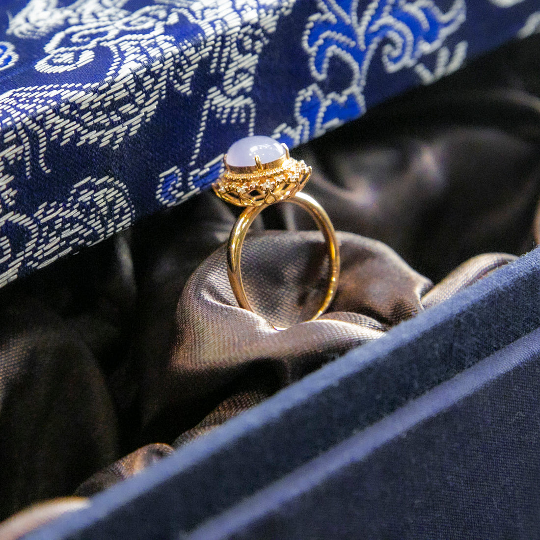 18K玫瑰金鑲鑽天然緬甸翡翠冰紫蛋面戒指