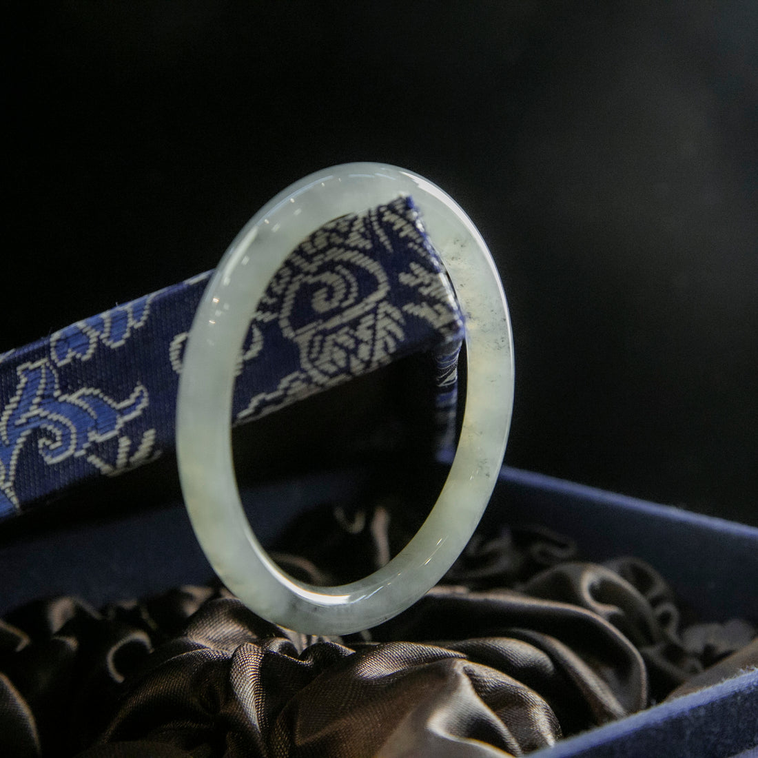 天然緬甸翡翠冰烏雞圓條手鐲 (適合手圍 53-55mm)