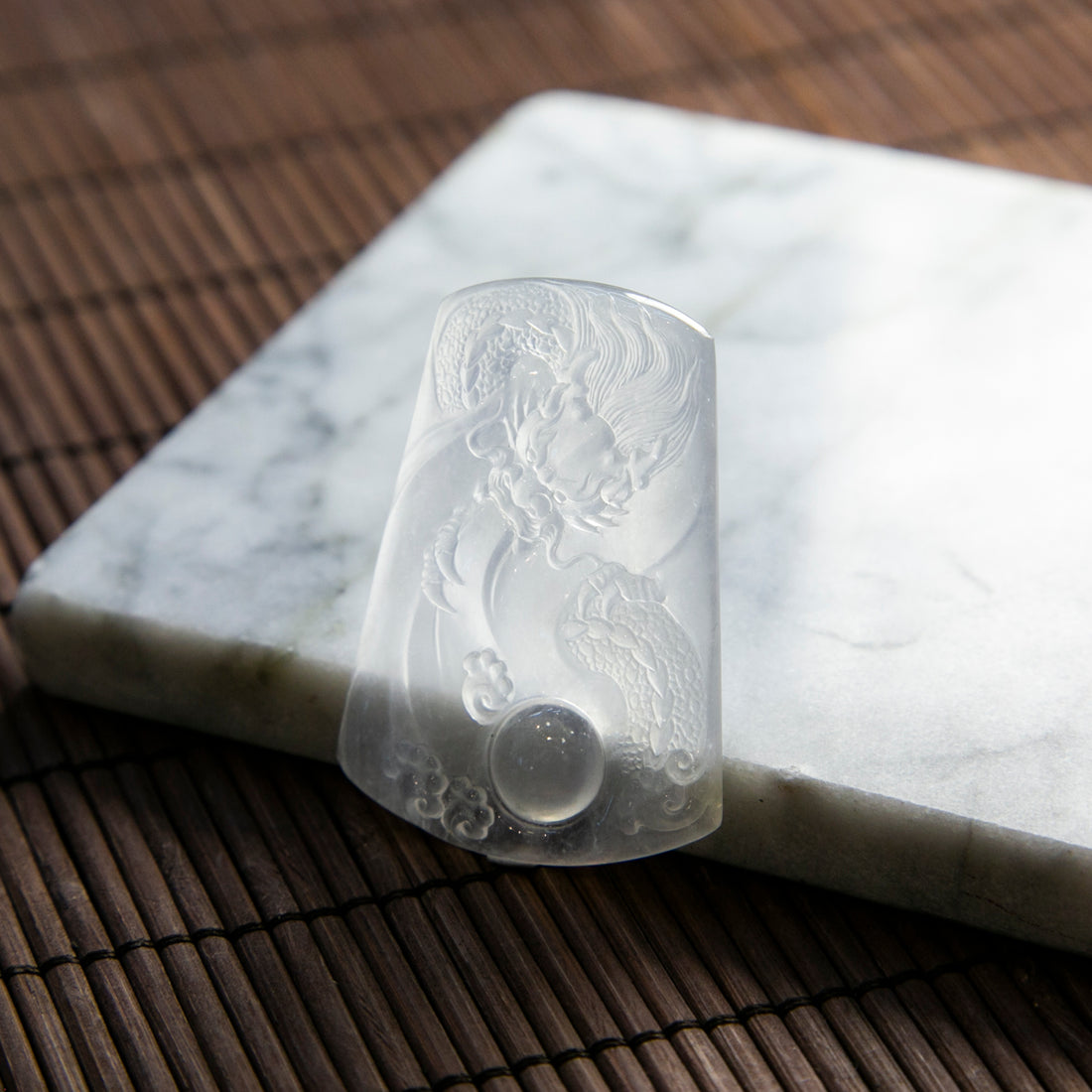 天然緬甸翡翠冰白龍牌龍吐珠