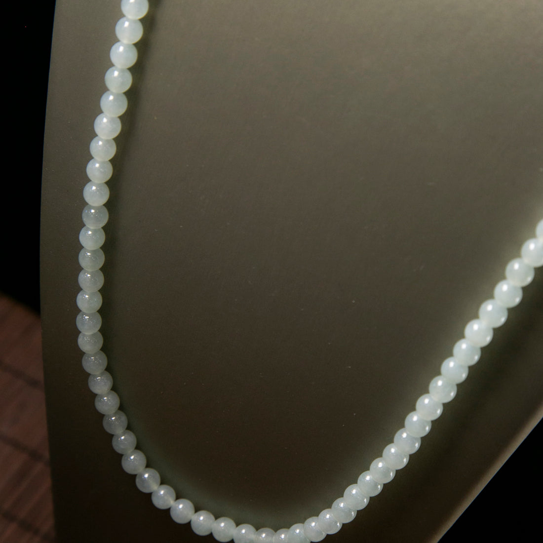 天然緬甸翡翠淡綠珠串