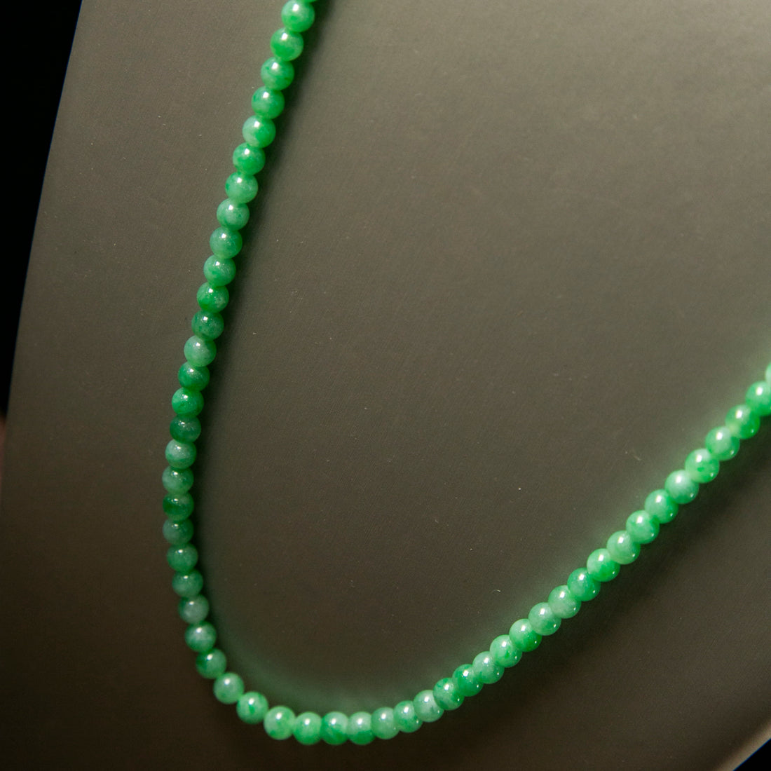 天然緬甸翡翠甜陽綠珠串