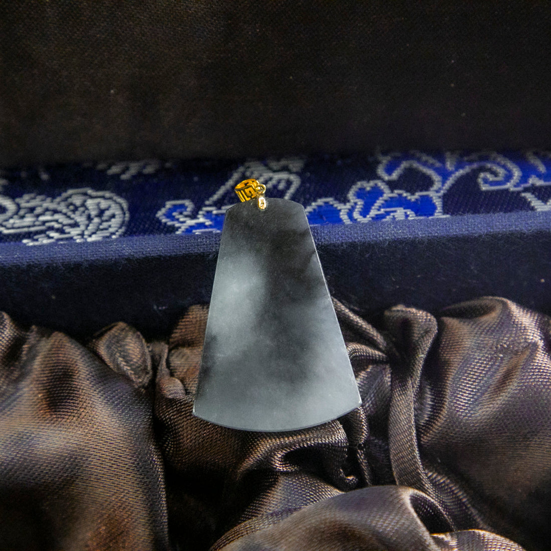 18K金天然緬甸翡翠冰烏雞無事牌吊墜