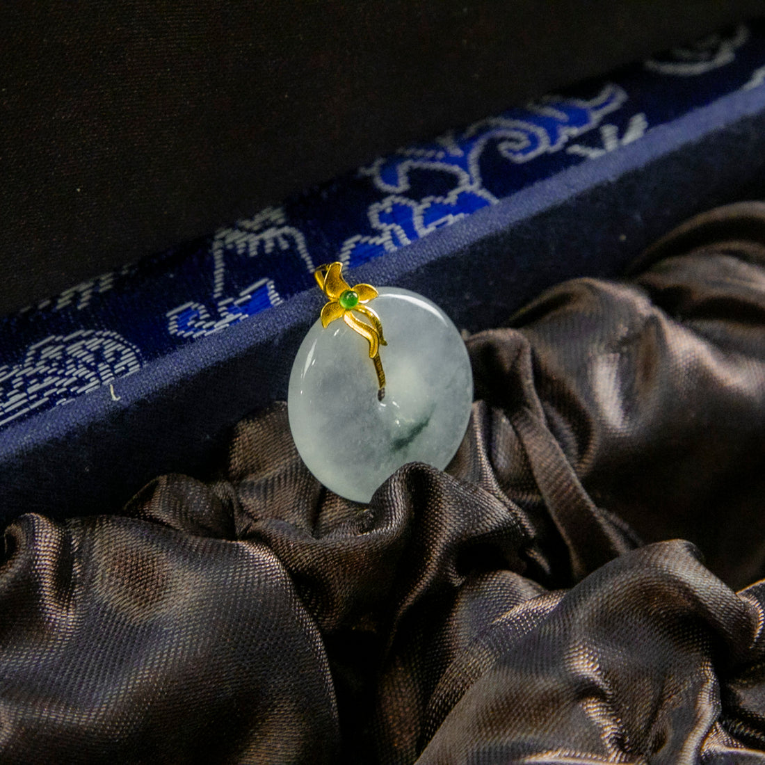 18K金天然緬甸翡翠冰白飄花平安扣吊墜