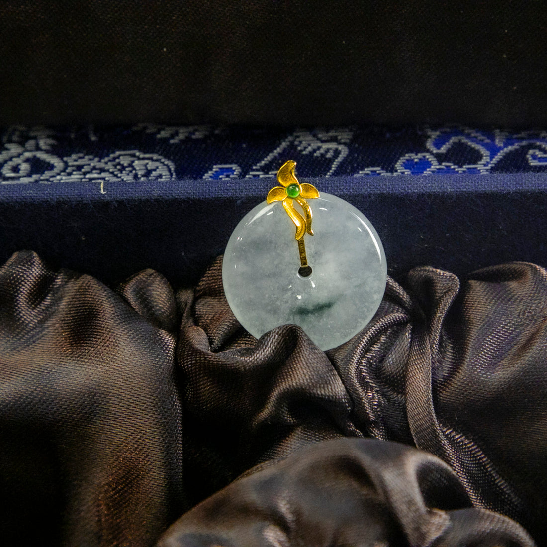 18K金天然緬甸翡翠冰白飄花平安扣吊墜