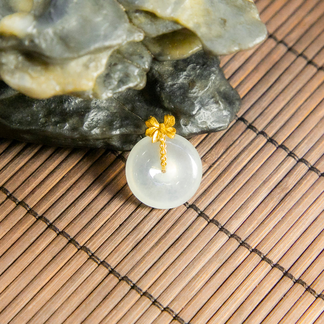 18K金鑲鑽天然緬甸翡翠冰白平安扣吊墜