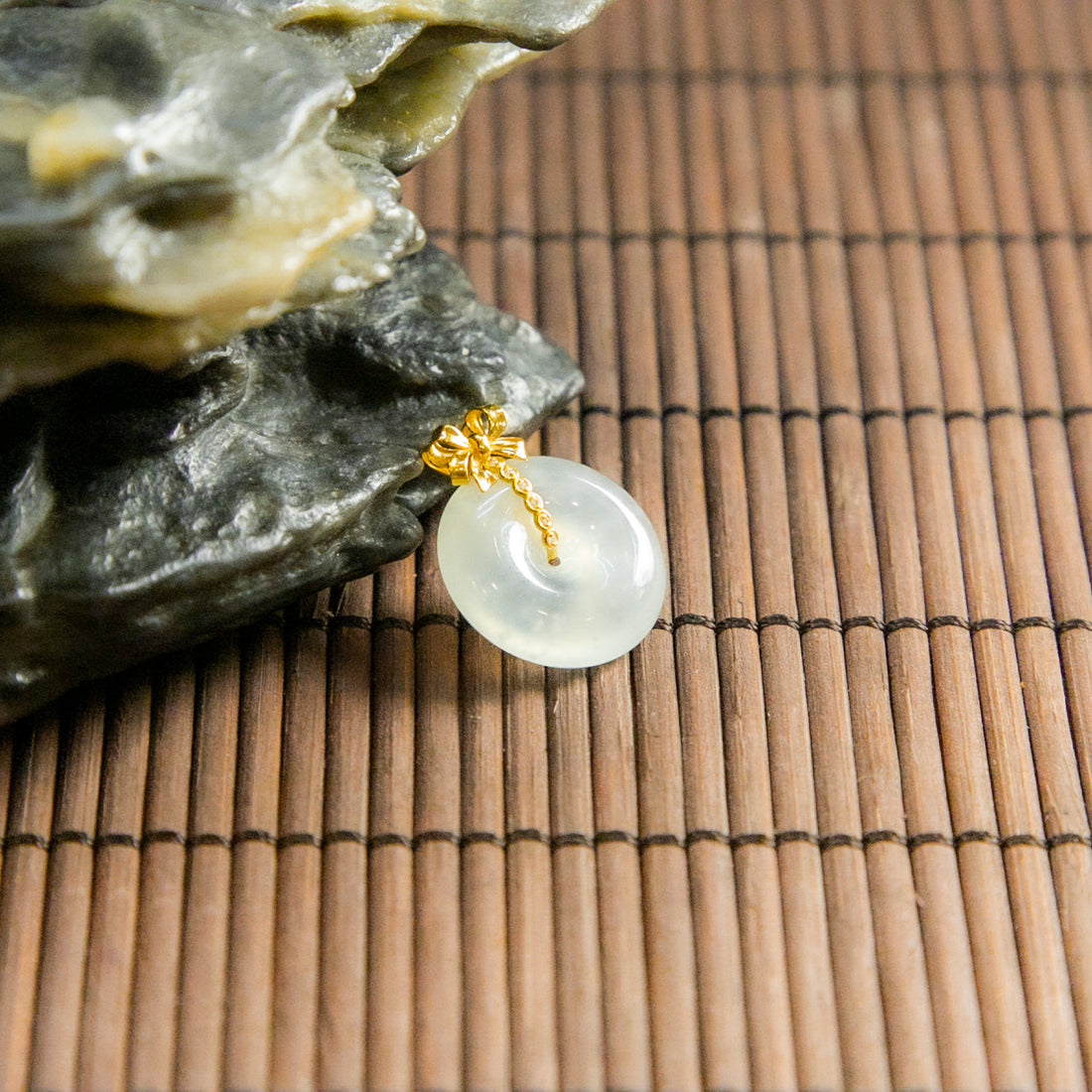 18K金鑲鑽天然緬甸翡翠冰白平安扣吊墜