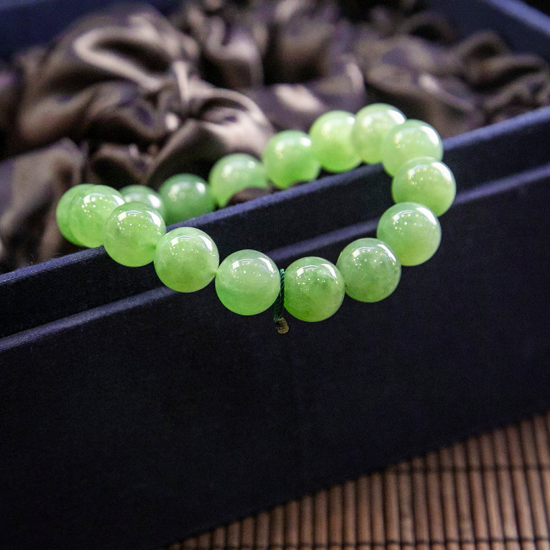 天然緬甸翡翠濃果綠大珠手串 (12.2mm)