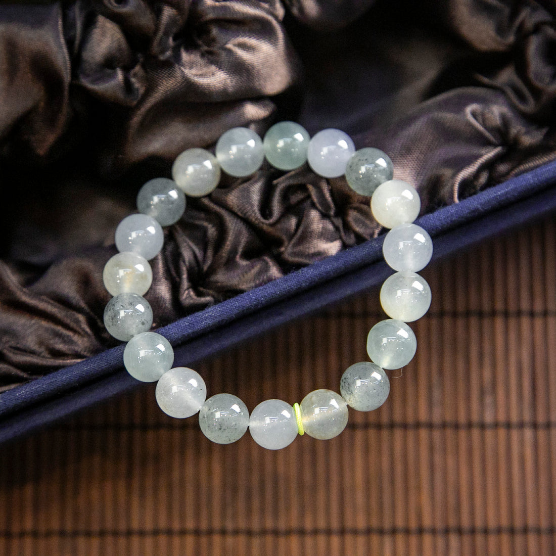 天然緬甸翡翠冰淡多寶手珠串 (10.0mm)