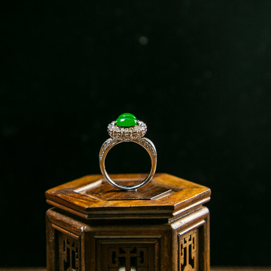 18K白金鑲鑽天然緬甸翡翠玻璃帝王綠葫蘆戒指