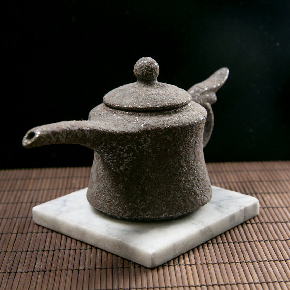 手工燒製陶瓷茶壺