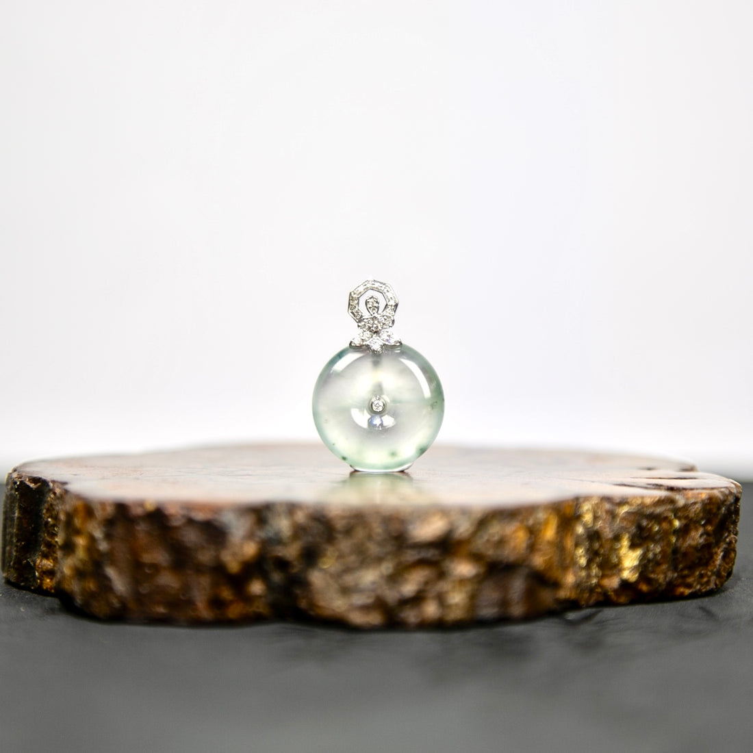 18K White Gold Diamond-Set Natural Burmese High-Ice Green Floating-Flower Peace Buckle Pendant