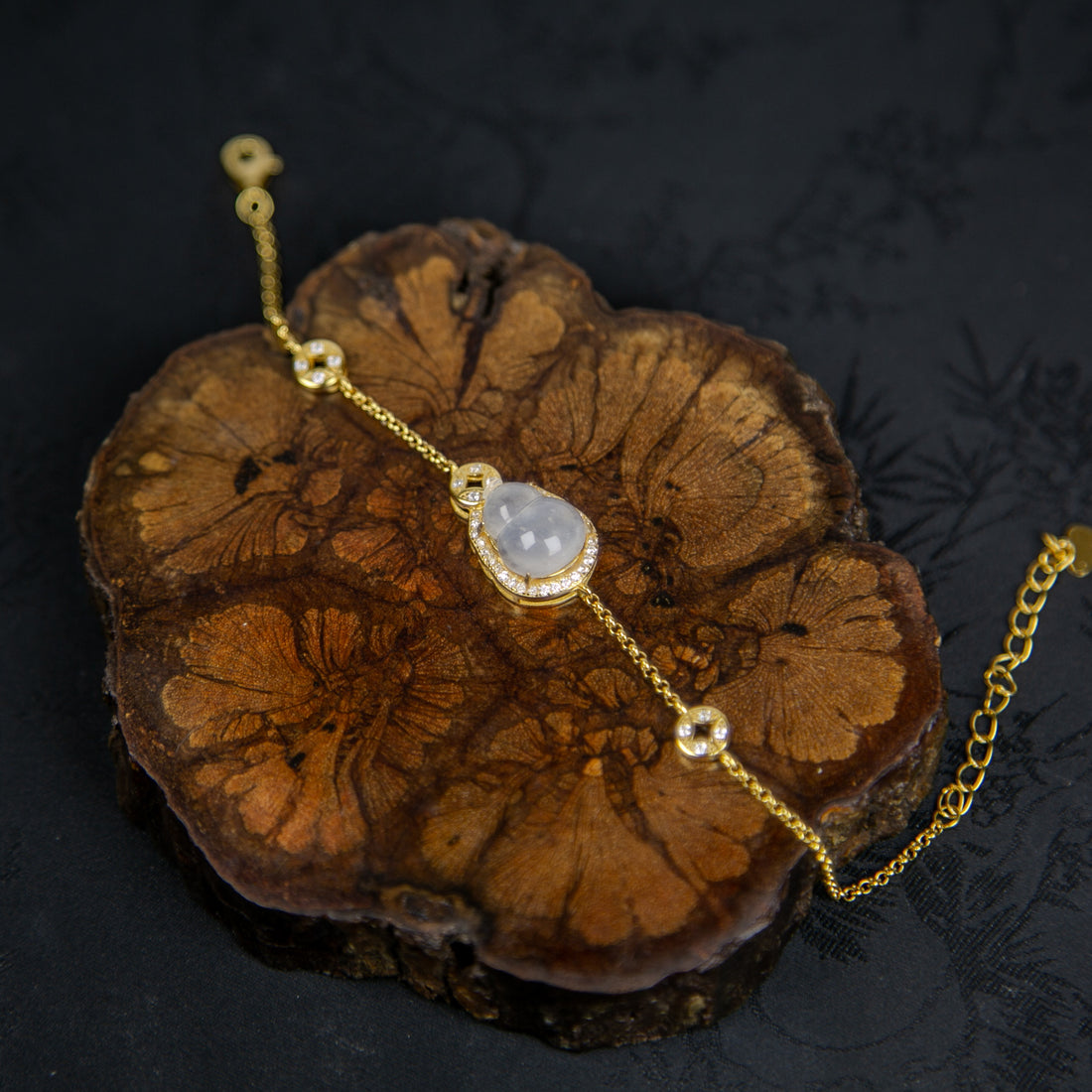 18K Yellow Gold Diamond-Set Natural Burmese High-Ice White Floating-Flower Gourd Bracelet (Fits Wrist Size 14-19cm)