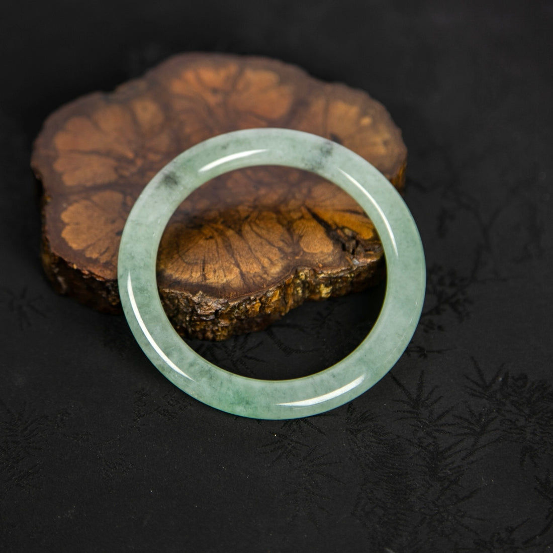 Natural Burmese Pale-Green Floating-Flower Round-Band Jadeite Bangle (Fits Wrist Size 51-53mm)