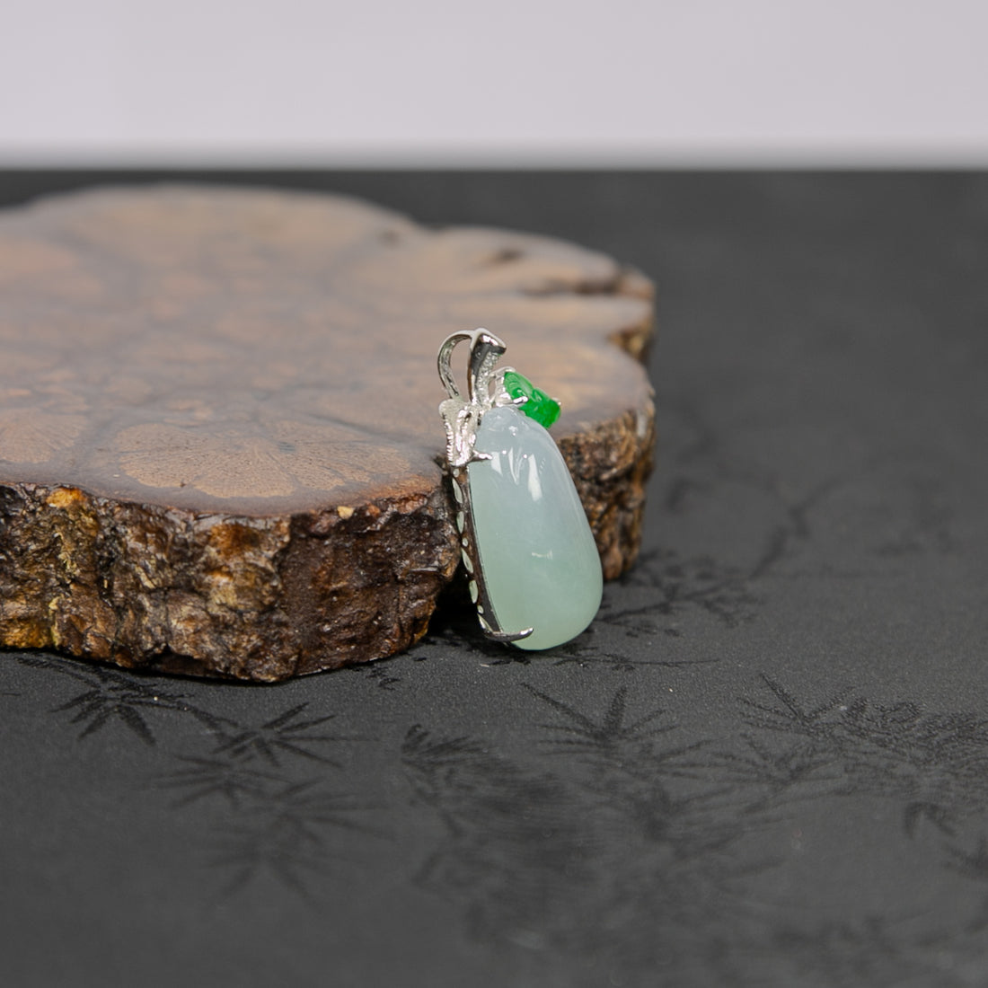 18K White Gold Diamond-Set Natural Burmese Vivid Green & White-Base Pale Green Blessing Melon Pendant