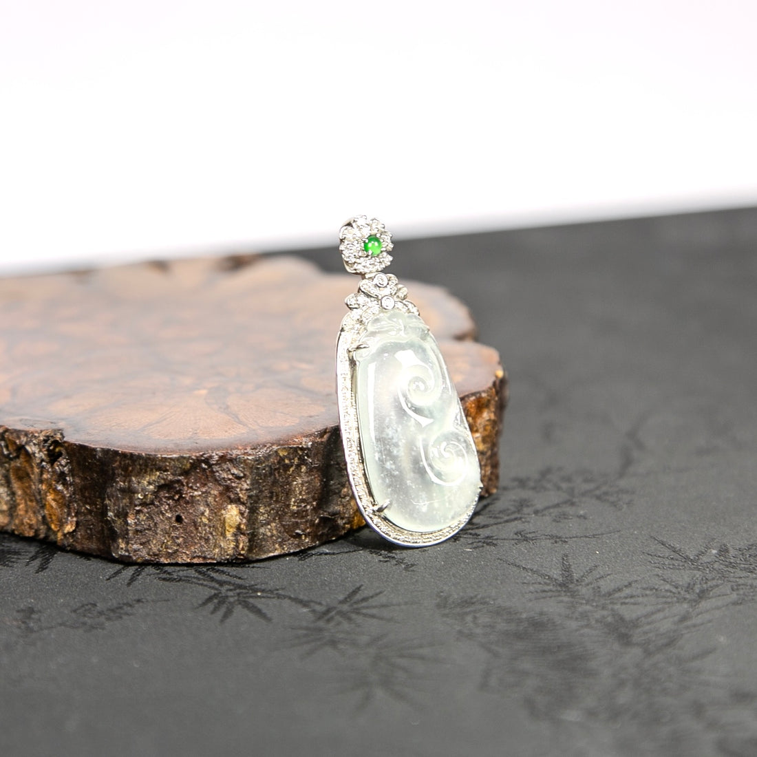 18K White Gold Diamond-Set Natural Burmese Vivid Green & White Ice Floating-Flower Ruyi Pendant
