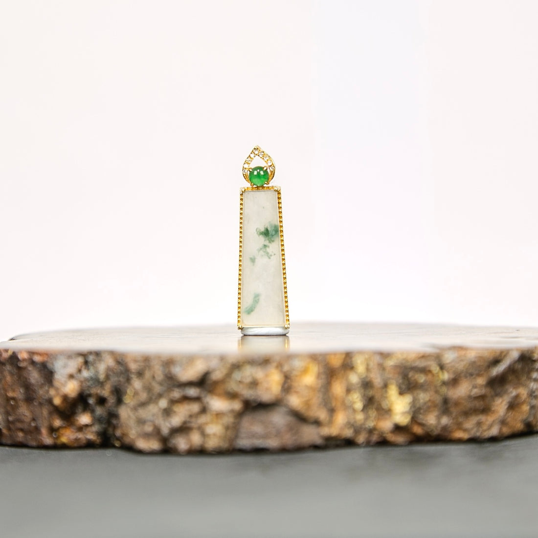 18K Yellow Gold Diamond-Set Natural Burmese Vivid Green & White Ice Floating-Green-Flower Blank Tablet Pendant