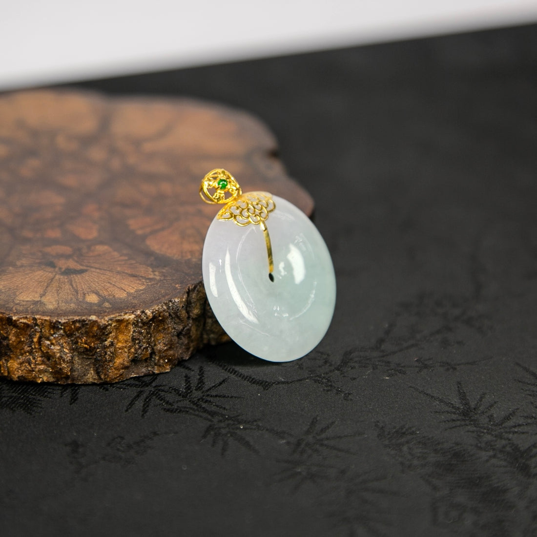 18K Yellow Gold Diamond-Set Natural Burmese Dark-Green & Pale Spring-Color Safety Buckle Pendant