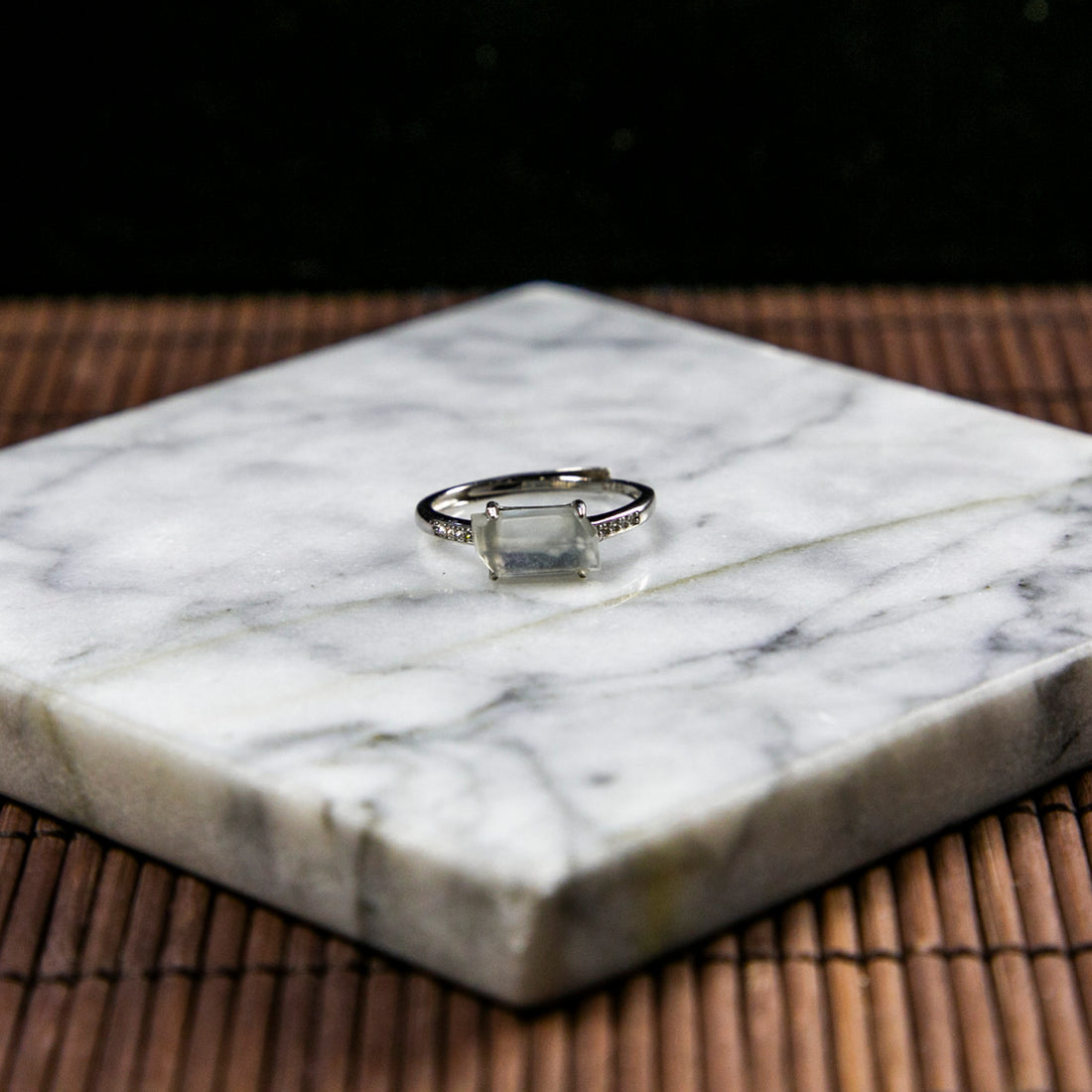 S925鑲鋯石天然緬甸翡翠冰白隨形活動戒指