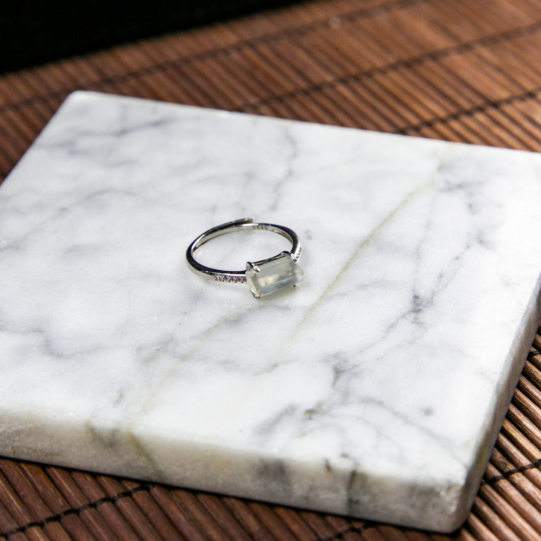 S925鑲鋯石天然緬甸翡翠冰白隨形活動戒指