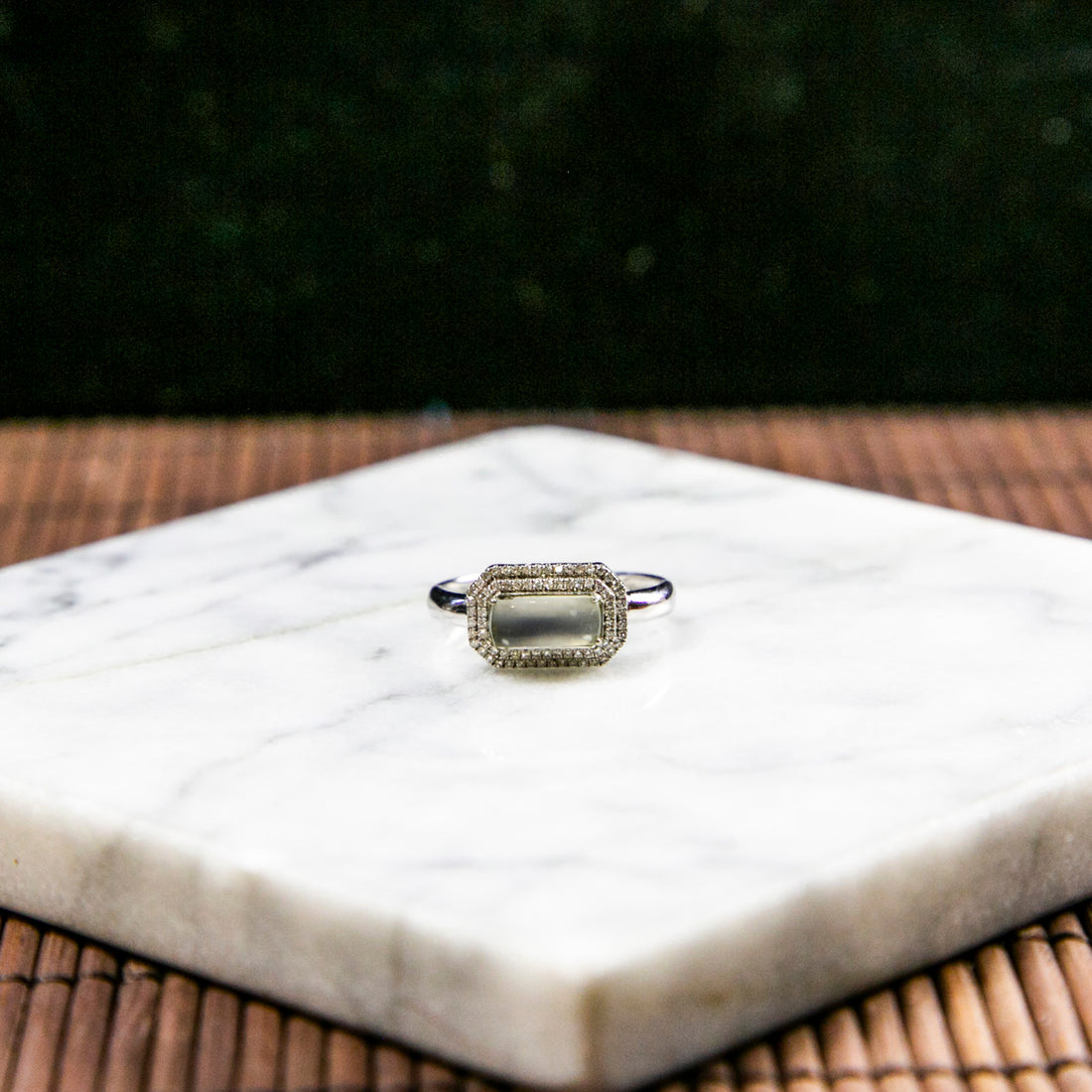 18K白金鑲鑽天然緬甸翡翠高冰白長形戒指