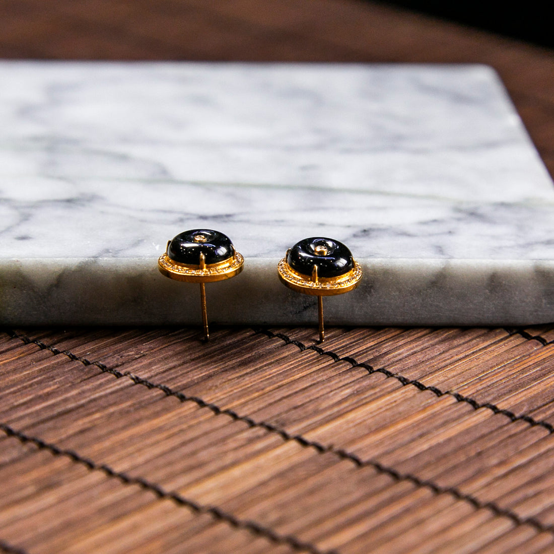 18K玫瑰金鑲鑽天然緬甸翡翠墨翠平安扣耳針