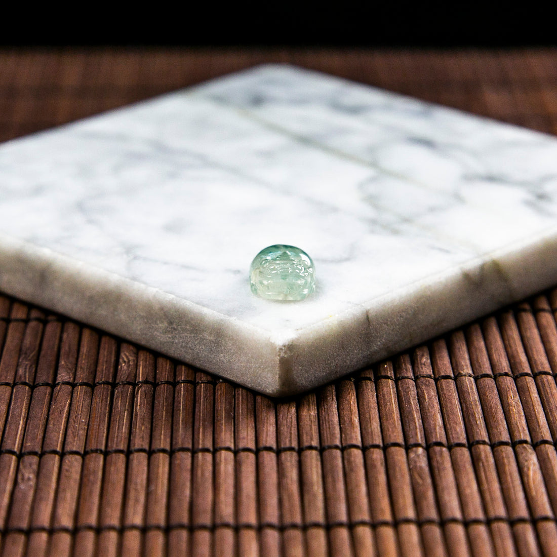 天然緬甸翡翠冰淡綠飄花貔貅裸石（已打孔）