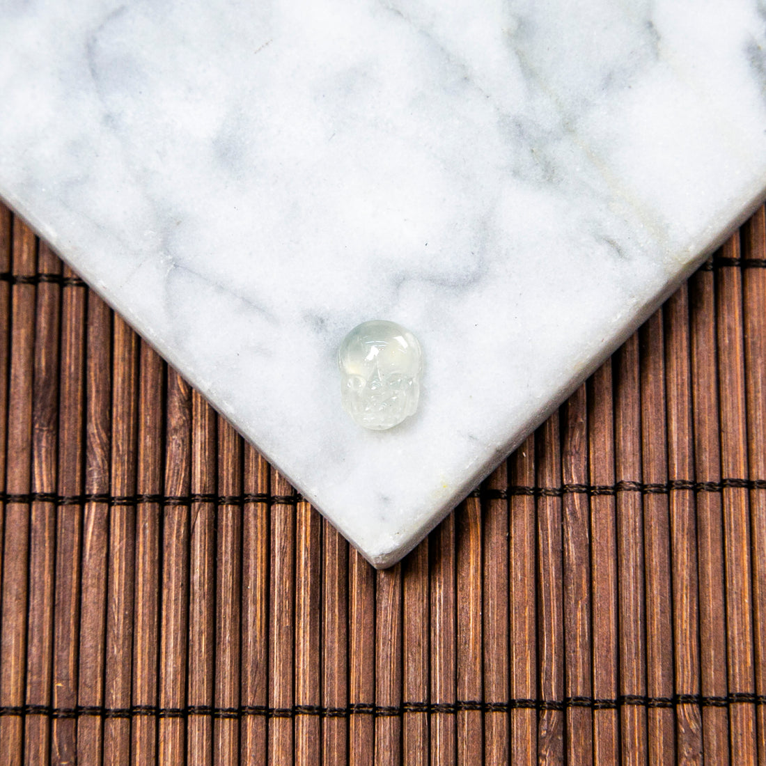 天然緬甸翡翠光感冰白貔貅裸石（已打孔）