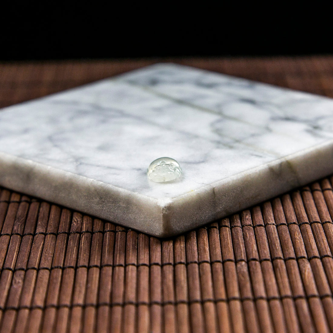 天然緬甸翡翠光感冰白貔貅裸石（已打孔）