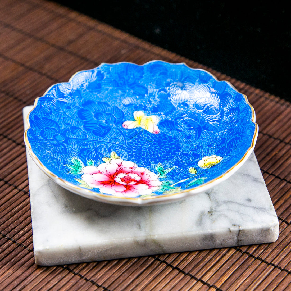 Jing-De Town Carved Overglaze Enamel Light Blue Plate (Single Piece)