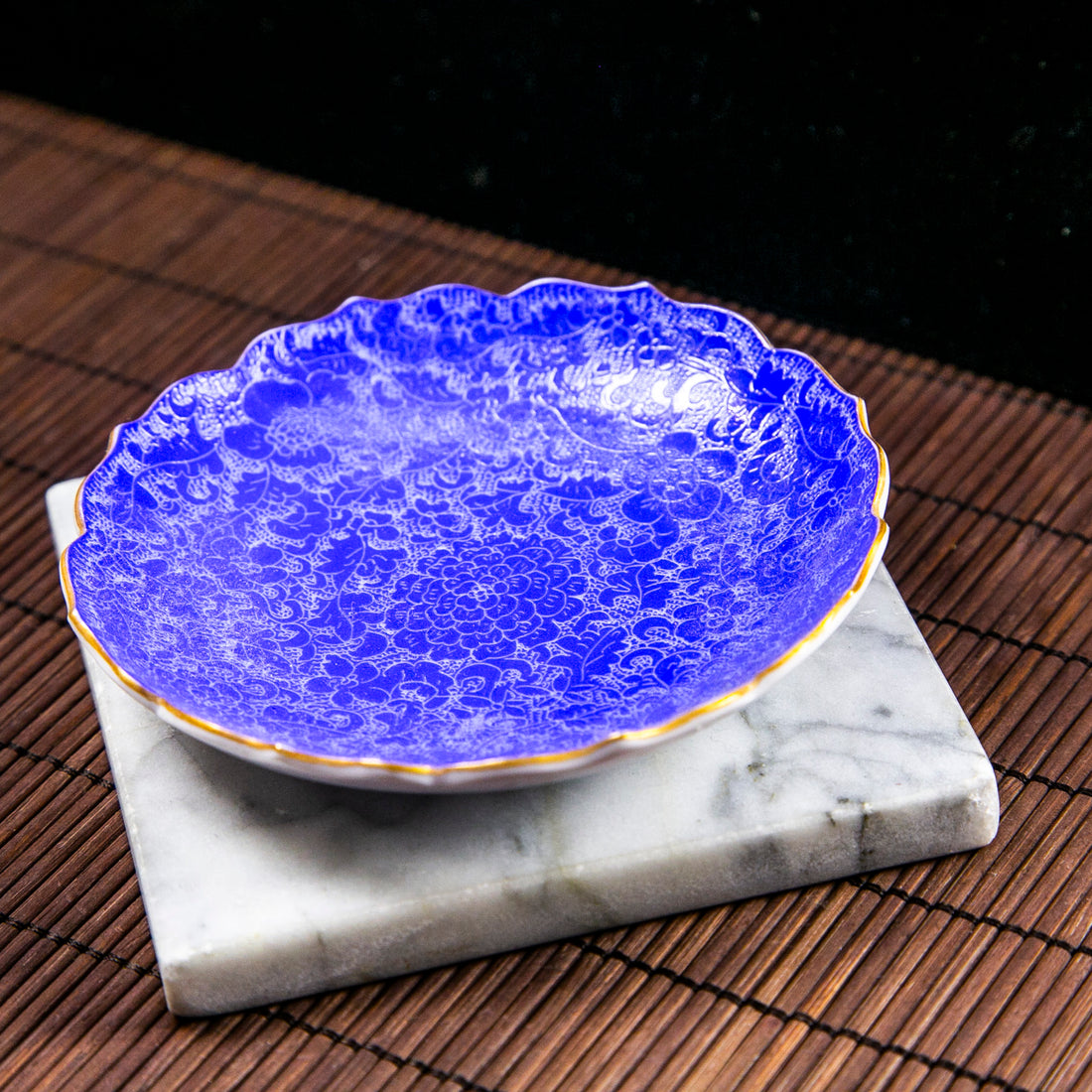 Jing-De Town Carved Overglaze Enamel Blue Plate (Single Piece)