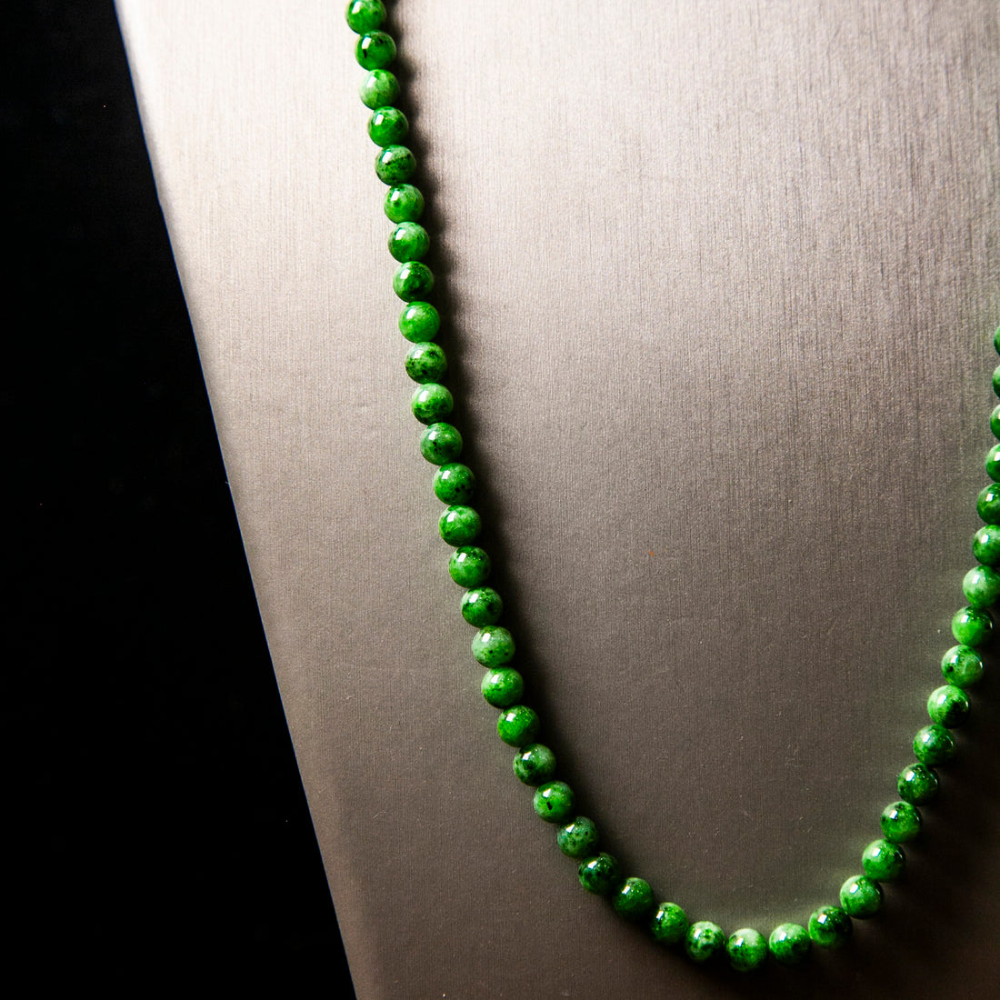 Natural Burmese Jade Bright Green Piao Hua Beaded Necklace
