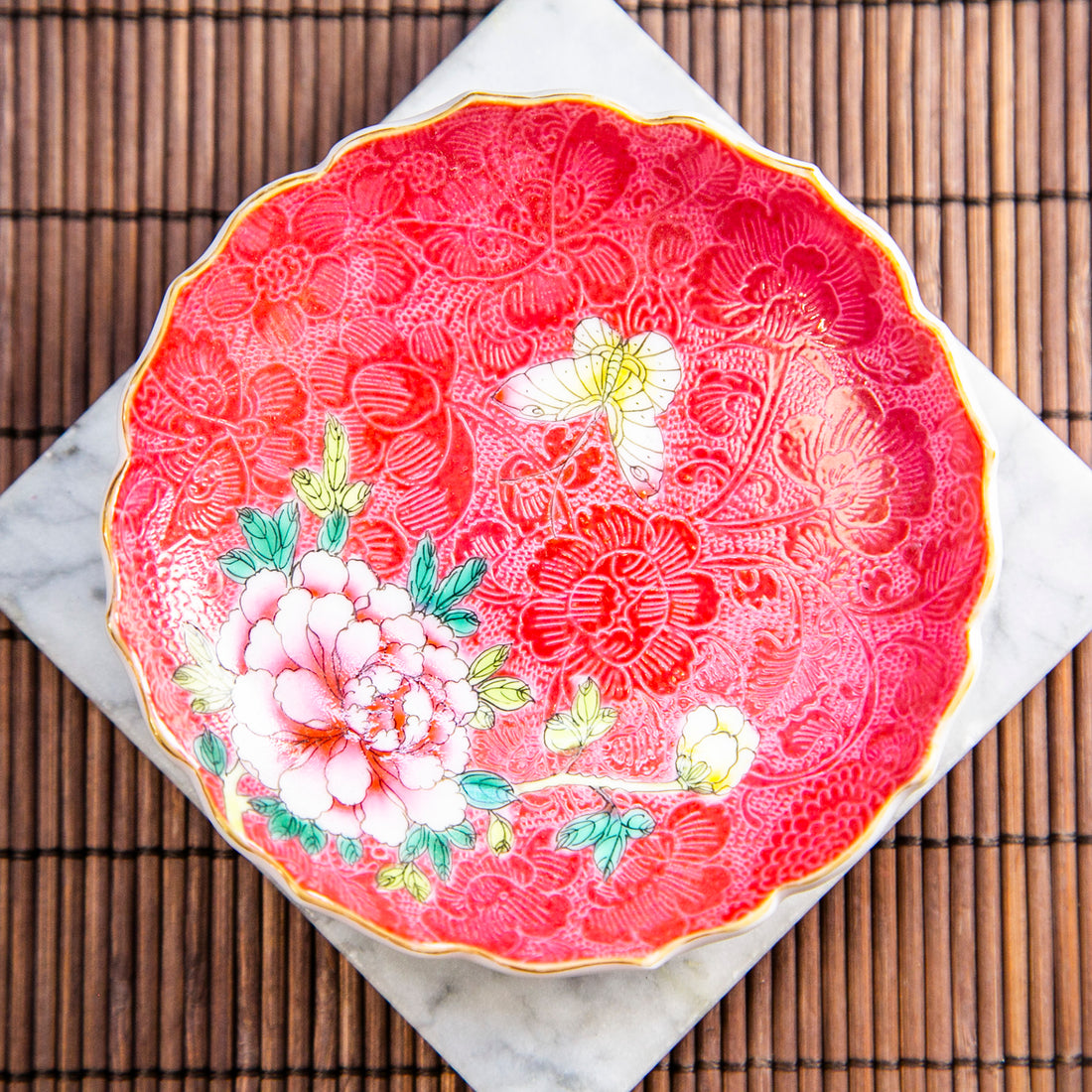 景德鎮扒花釉上彩牡丹紅色茶碟 一隻